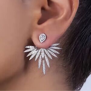 Silver Rhinestone Wing-Shaped Earrings with Crystal Accent Women’s Elegant